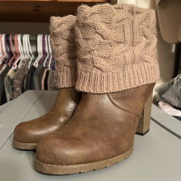 Muk Luks Sweater Booties